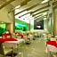 Mayflower Grande Hotel