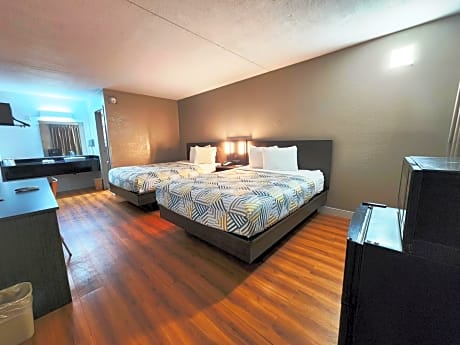 Queen Room with Two Queen Beds - Non-Smoking