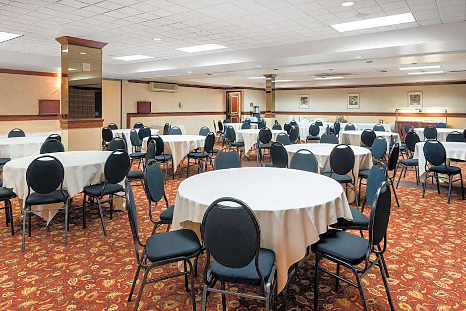 Ramada Plaza by Wyndham Gatineau/Manoir du Casino