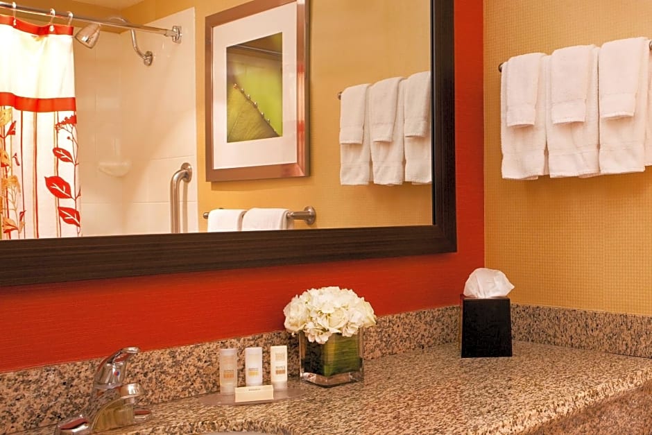 Courtyard by Marriott Alexandria Pentagon South