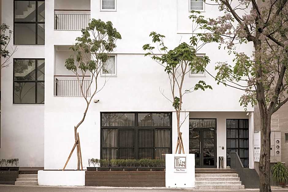 Tiin Tinn - Rivershore B&B