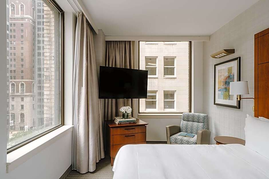 CLUB QUARTERS HOTEL, CENTRAL LOOP
