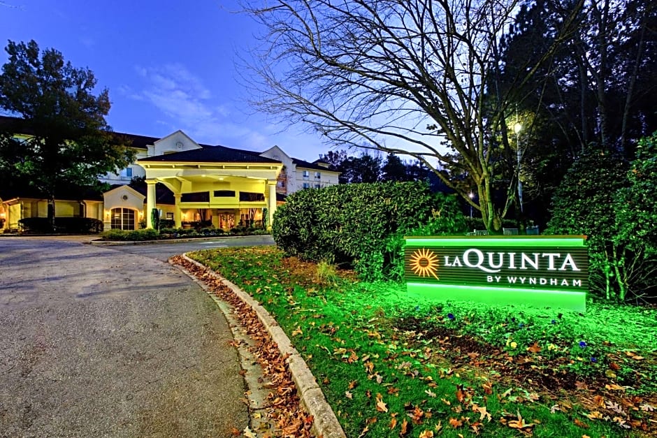 La Quinta Inn & Suites by Wyndham Raleigh Crabtree