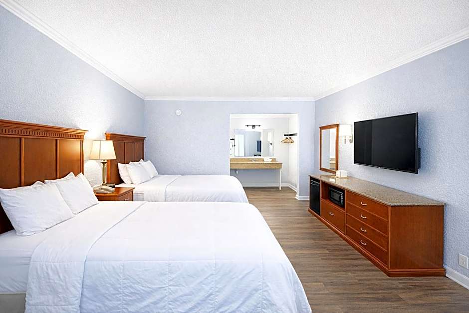 Quarters Inn & Suites