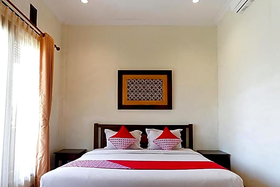 OYO 261 Sasono Putro Guest House