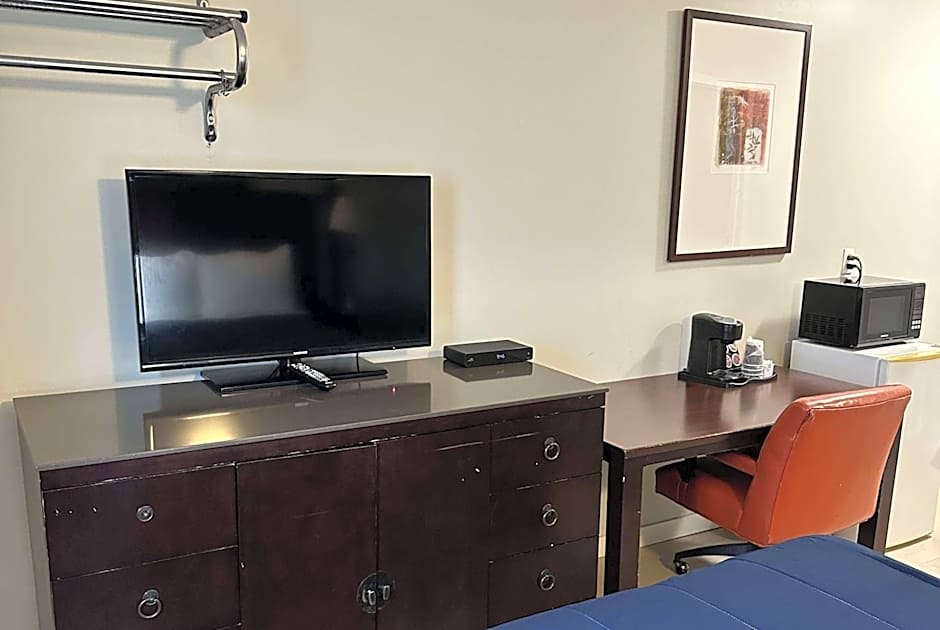 Travelodge by Wyndham Langley City