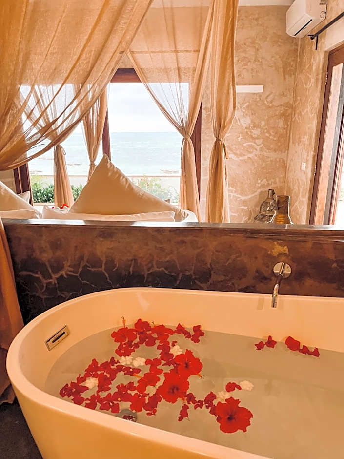 Joya' Beach Suites & Villa