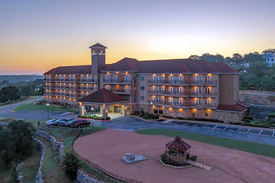 La Quinta Inn & Suites by Wyndham Marble Falls