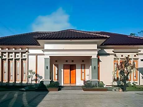 Kedai Oma Syariah Mitra RedDoorz