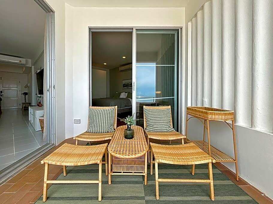 Seaview 2 bed in the heart of Hua Hin - BP2