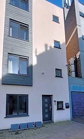 Modern Stylish 2 bedroom 2 bath Apt01 in Rochester