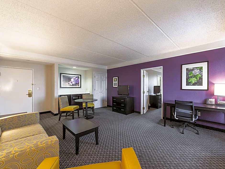 La Quinta Inn & Suites by Wyndham San Antonio Downtown
