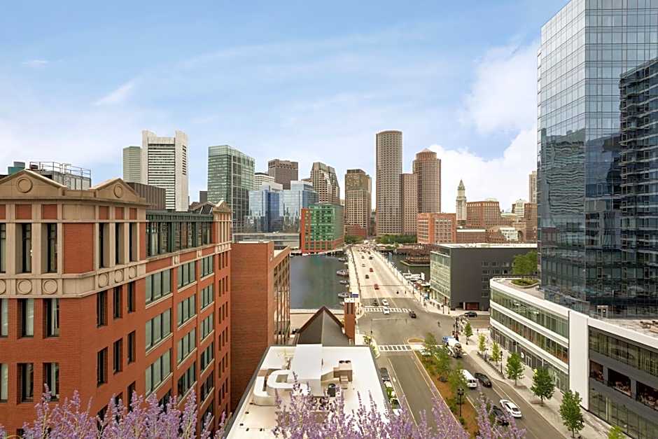 YOTEL Boston