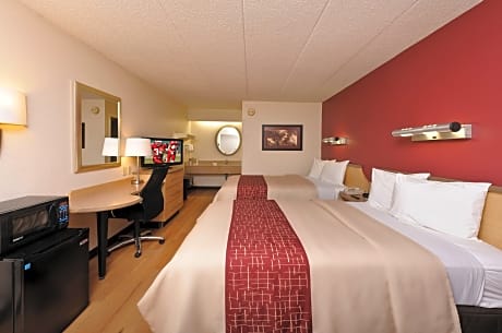 Deluxe 2 Full Beds Smoke Free