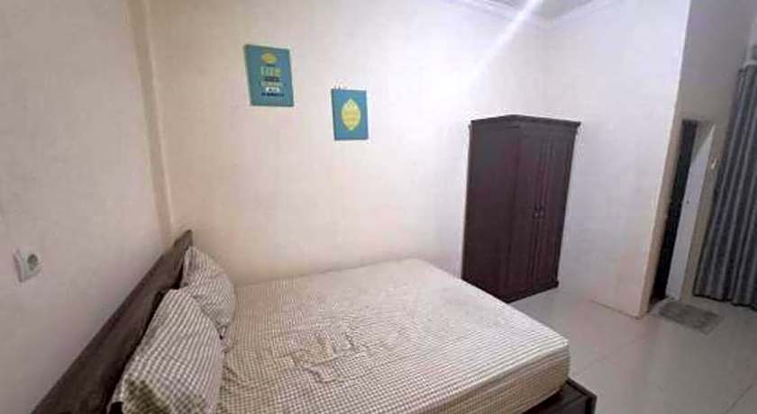 OYO 93477 Almahyra Guest House Syariah