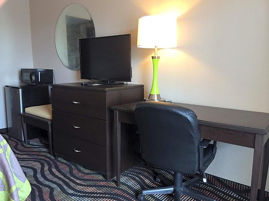 Super 8 by Wyndham Lakeland