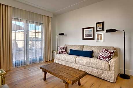 King Cabana, 1 Bedroom Suite, 1 King, Sofa bed, Mountain view, Top floor, Terrace level, Balcony
