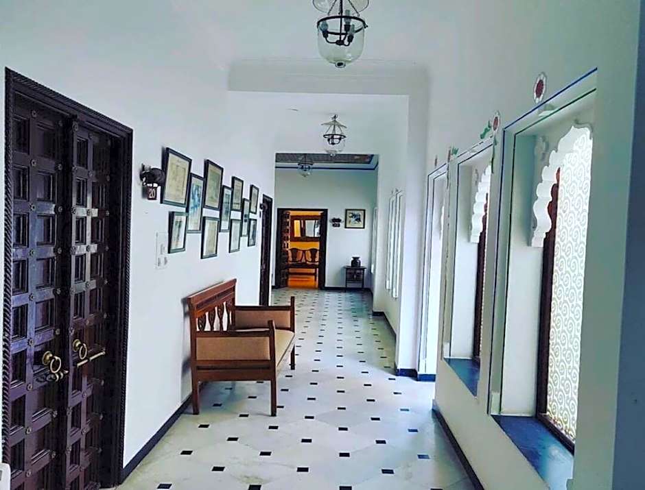 Hotel Mahendra Prakash
