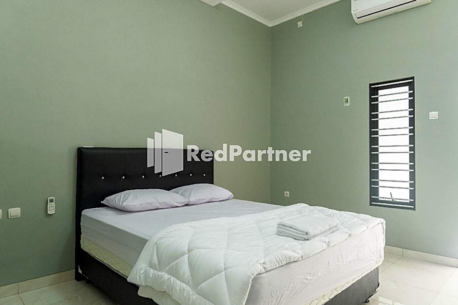 Athena House Syariah Near The Park Mall Solo Baru Mitra RedDoorz