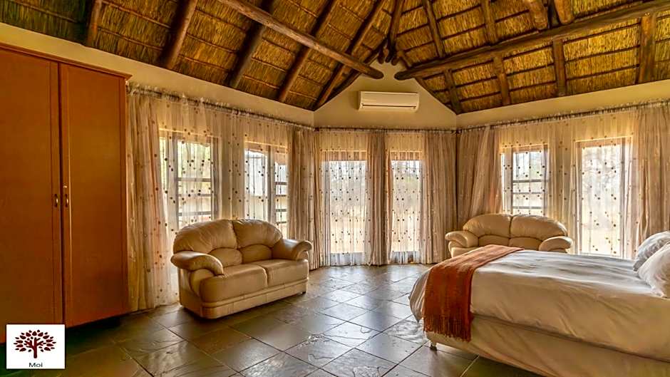Zebula Golf and Wildlife Estate - Oryx Walkway Pax 16 - Moi Signature Luxury villa