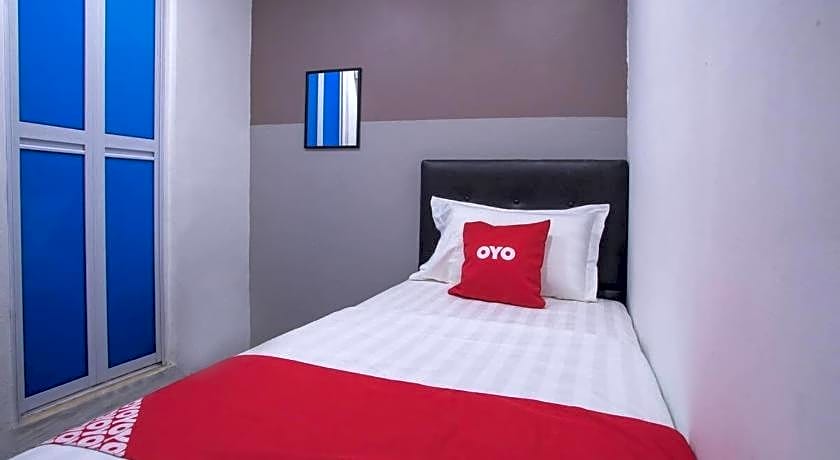 Hotel O Taj (seksyen 13)