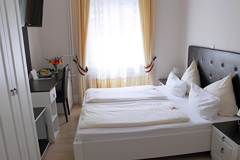 Hotel Am Schloss Biebrich