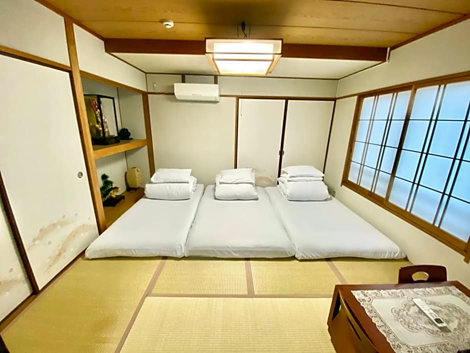 GuestHouse017徳島個室 飲食街中心 阿波踊り会館7分 文理&徳島大学 アスティとくしま車8分
