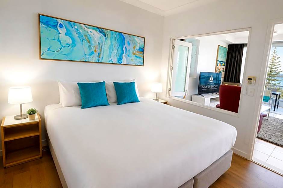 Silvershore Apartments on the Broadwater