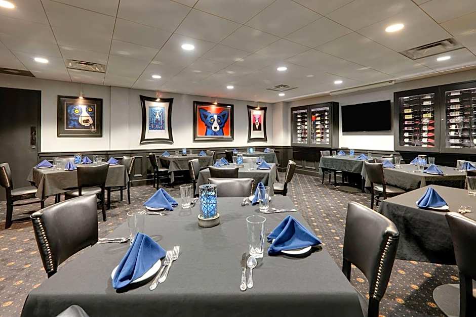 Wyndham Riverfront Hotel