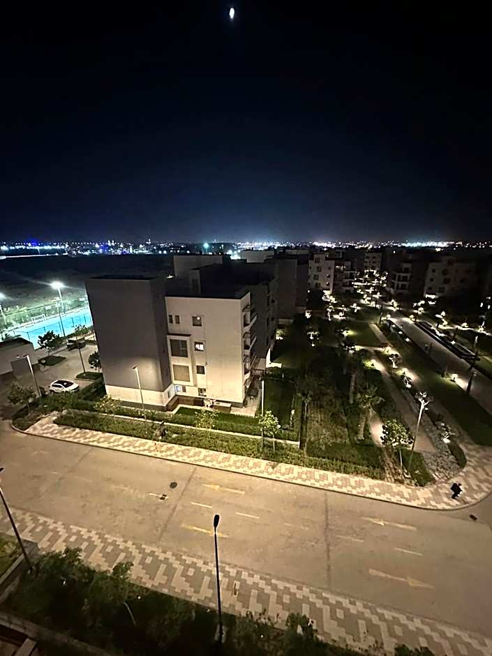 Deluxe Furnished Apartment in Mall Of Arabia Towers , AEON 1407