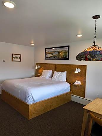 King Room with Partial Lake View