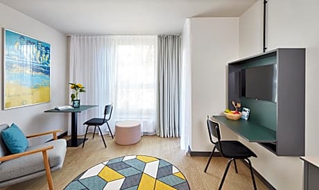 Deluxe Double Apartment with balcony - Long Stay