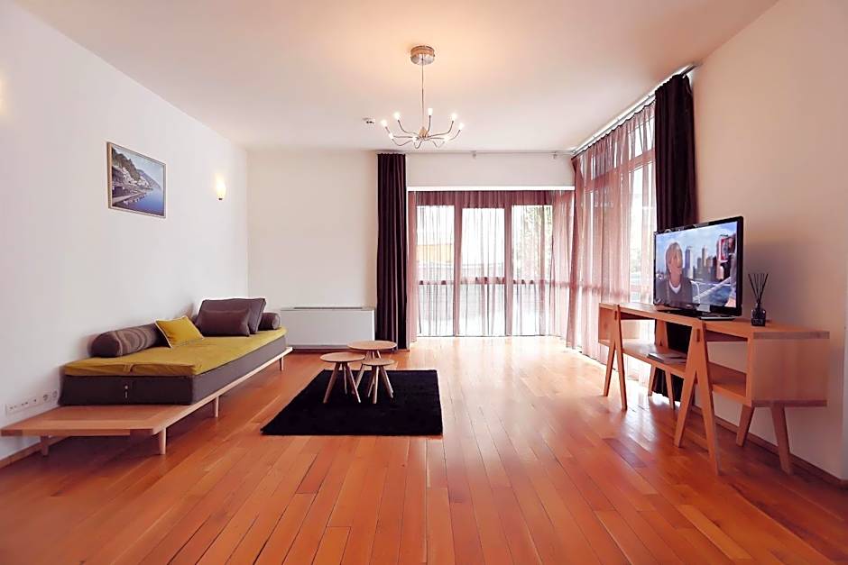 Living In Aparthotel