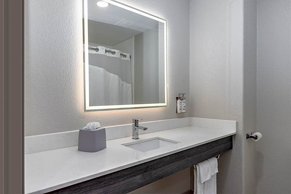 Holiday Inn Express and Suites Granbury By IHG