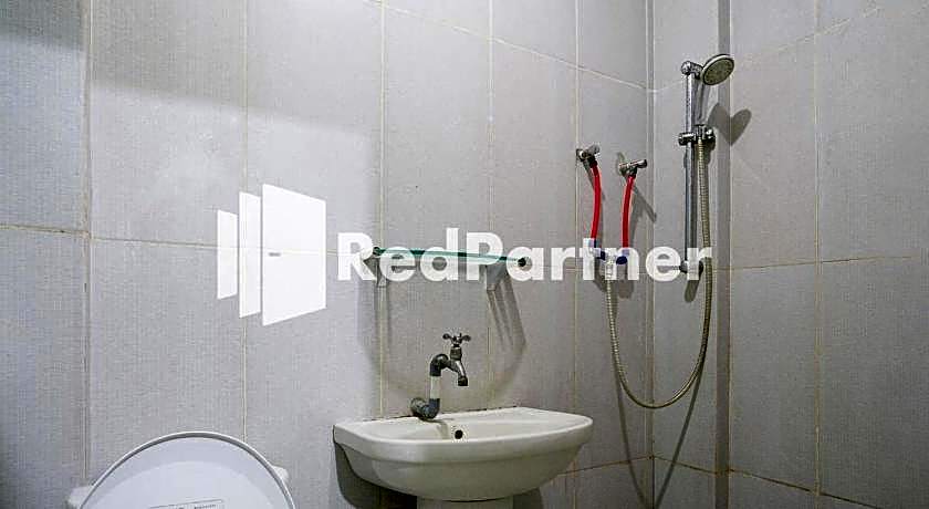 Pondok Hijau Syariah Mitra RedDoorz @ Citraland Surabaya