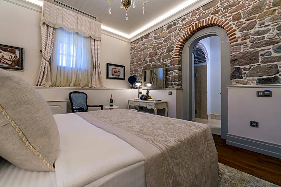Cunda Callisto Despot Evi 12 Yaş ve Üzeri