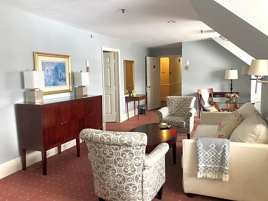 The Inn at Longshore