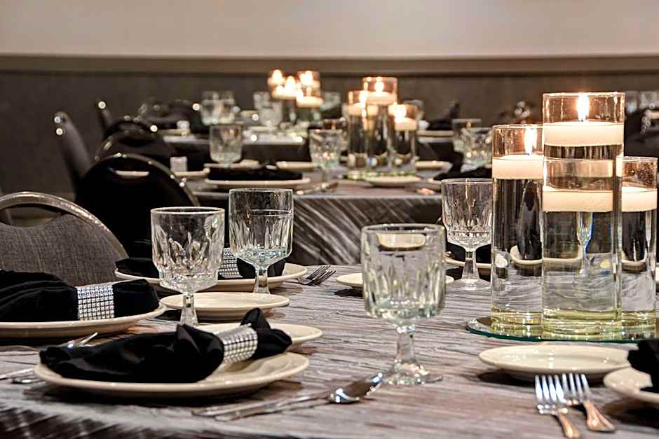 DoubleTree by Hilton St. Louis-Airport