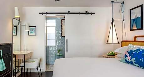 Bungalow - 1 King Bed