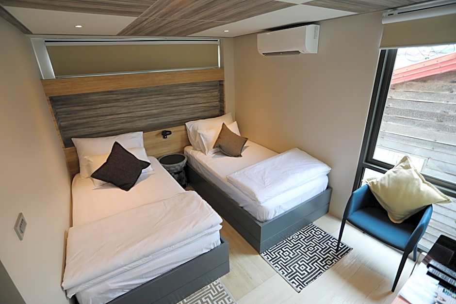 The River House Chiangkhan Hotel