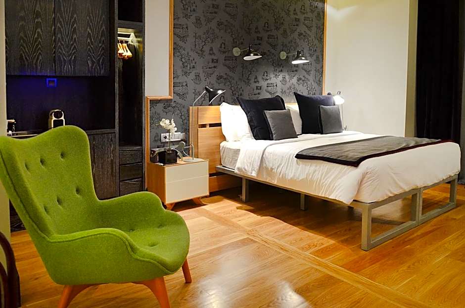 Browns Central Hotel