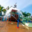Howard Johnson by Wyndham Anaheim Hotel & Water Playground