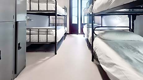 Quadruple Room with Private Bathroom