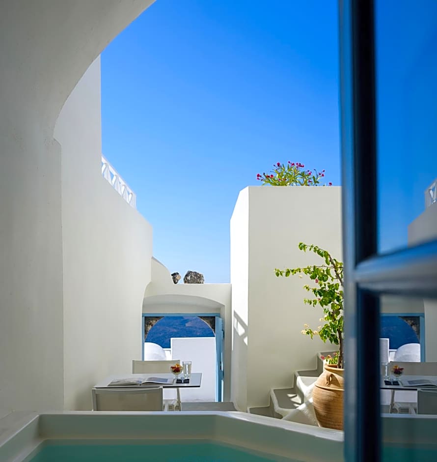 Pantelia Suites