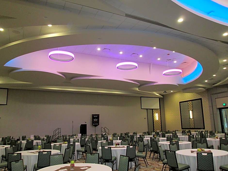 Holiday Inn Express & Suites Chicago West-Roselle By IHG