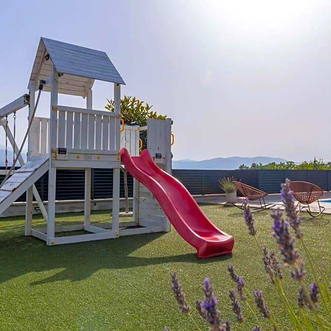 Holiday home "Villa Blue Lake" - Private Heated pool, Hotube