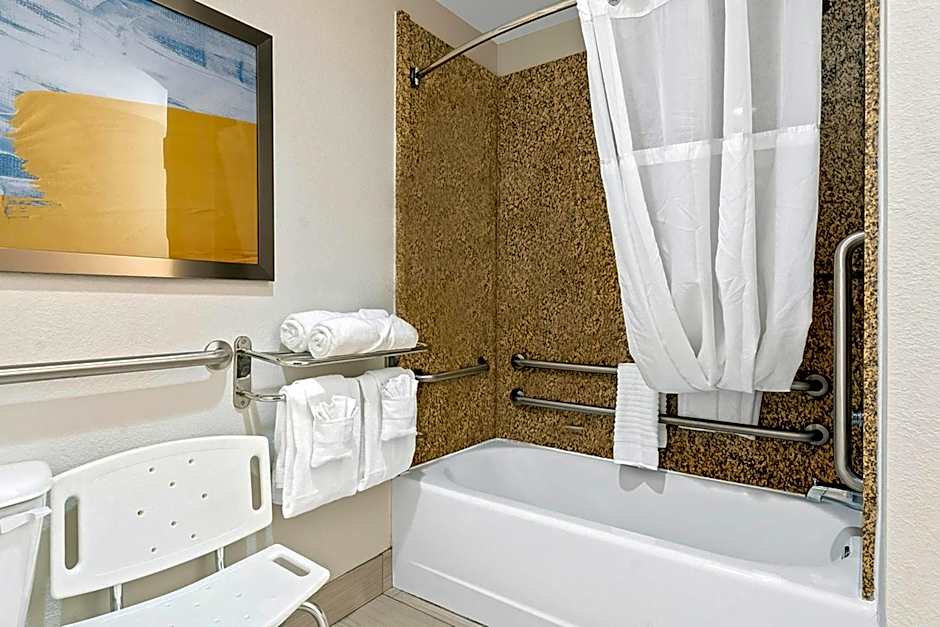 Comfort Suites Augusta Riverwatch
