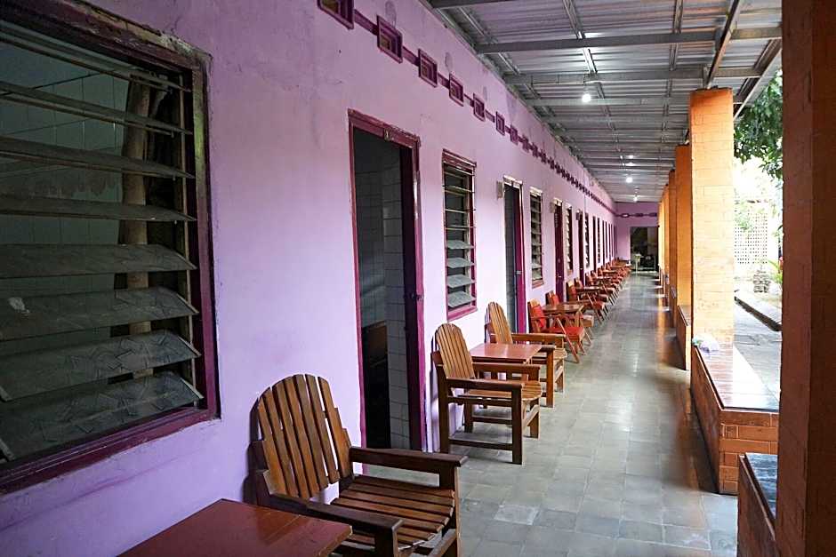 SPOT ON 1972 Aman Family Inn Syariah