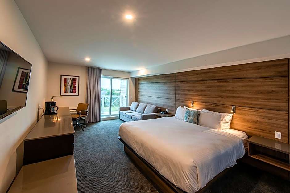 Photo 1 of 4 of Premium 1 King Bed with Sofabed, No Pets