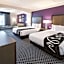 La Quinta Inn & Suites by Wyndham Arlington North Six Flags Drive